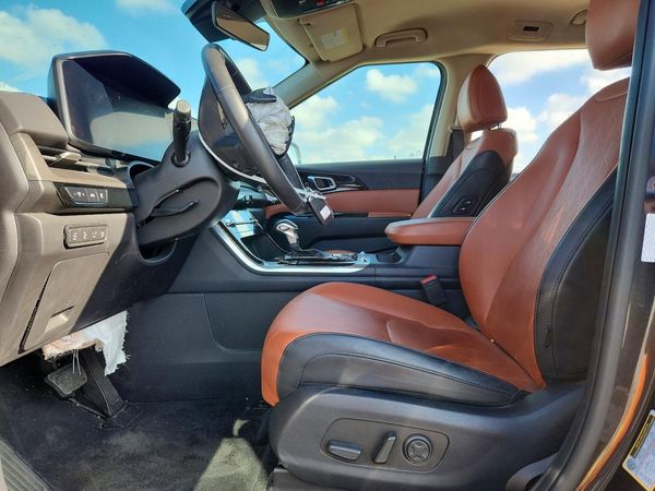 2024 KIA CARNIVAL