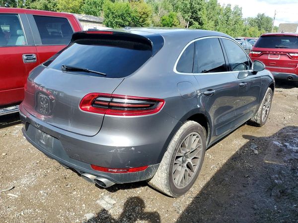 2018 PORSCHE MACAN Macan S