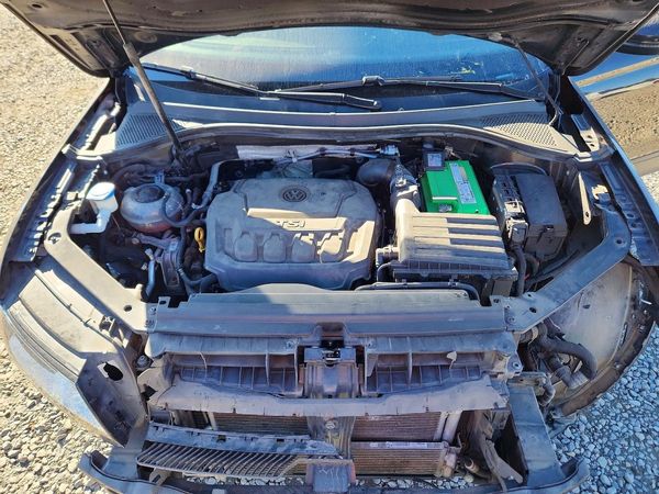 2018 VOLKSWAGEN TIGUAN — Engine bay