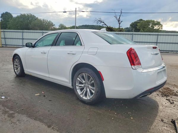 2018 CHRYSLER 300