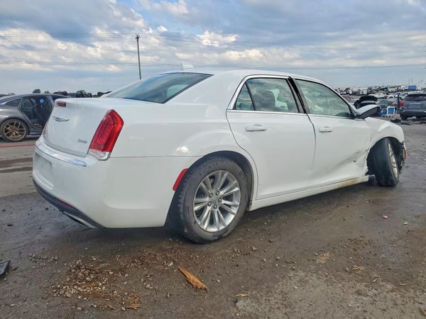 2018 CHRYSLER 300