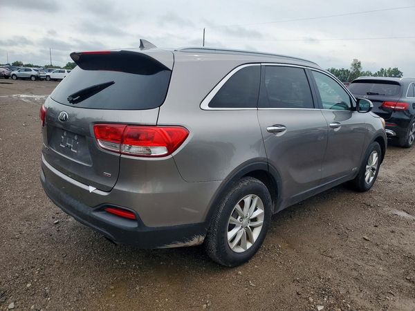 2017 KIA SORENTO L, LX