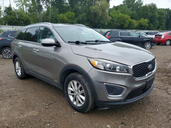 2017 KIA SORENTO L, LX
