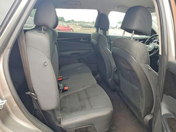 2017 KIA SORENTO L, LX