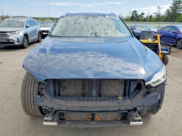 2018 VOLVO XC60 Inscription