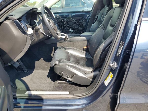 2018 VOLVO XC60 Inscription