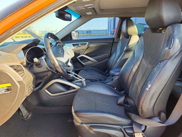 2015 HYUNDAI VELOSTER — DENT