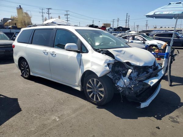 2019 TOYOTA SIENNA