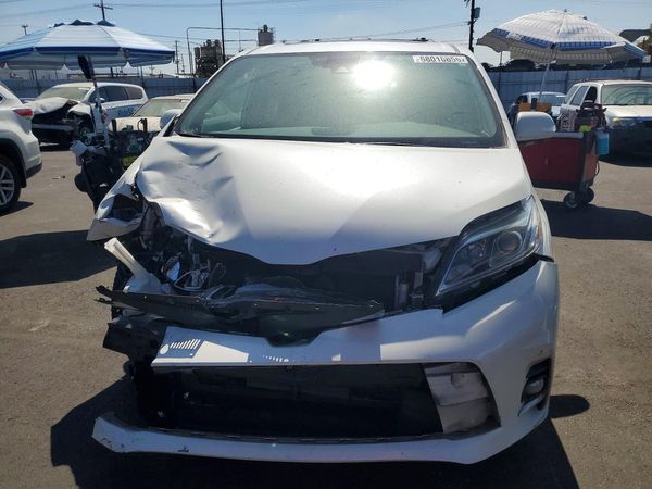 2019 TOYOTA SIENNA
