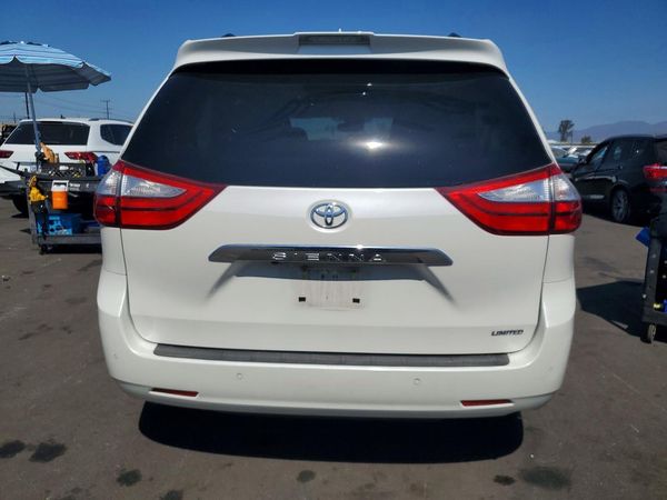 2019 TOYOTA SIENNA