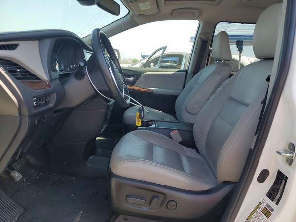 2019 TOYOTA SIENNA