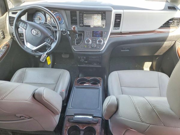 2019 TOYOTA SIENNA