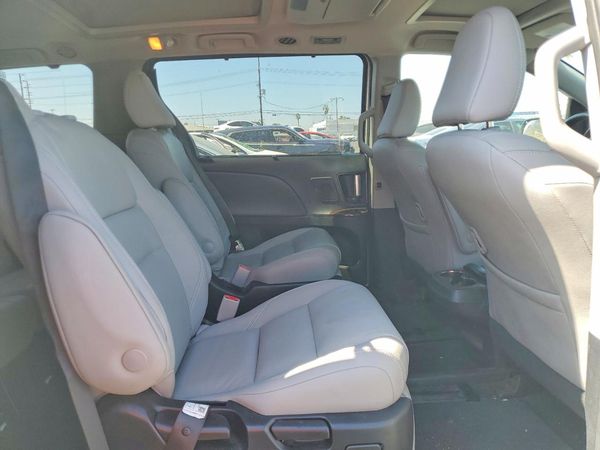 2019 TOYOTA SIENNA