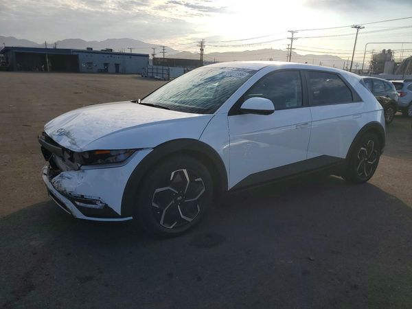 2024 HYUNDAI IONIQ SE — Front 3/4