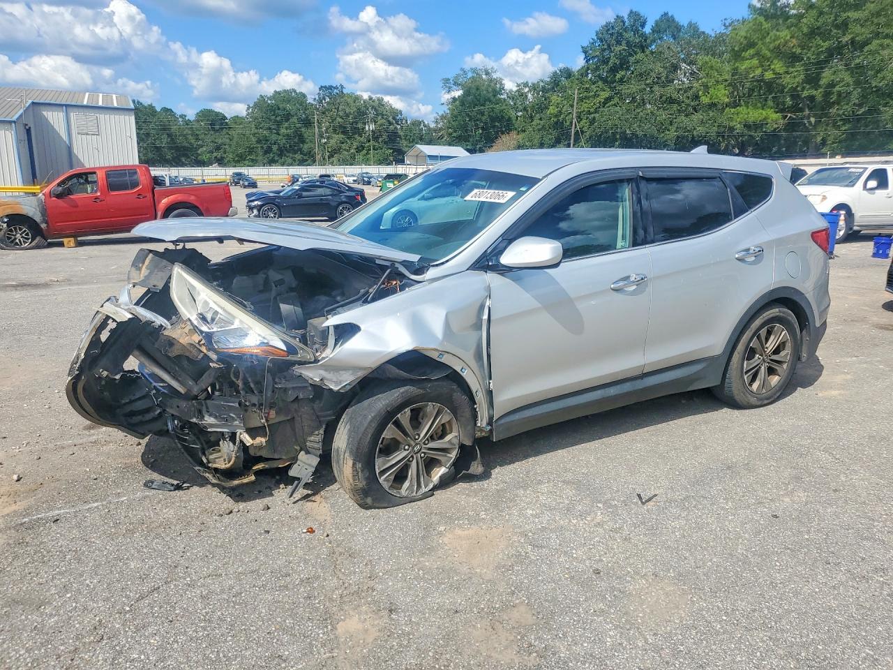 2014 HYUNDAI SANTA FE GL — Front 3/4