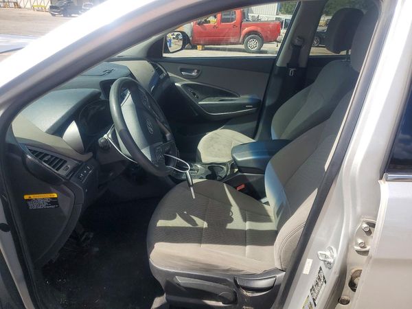 2014 HYUNDAI SANTA FE GL — DENT