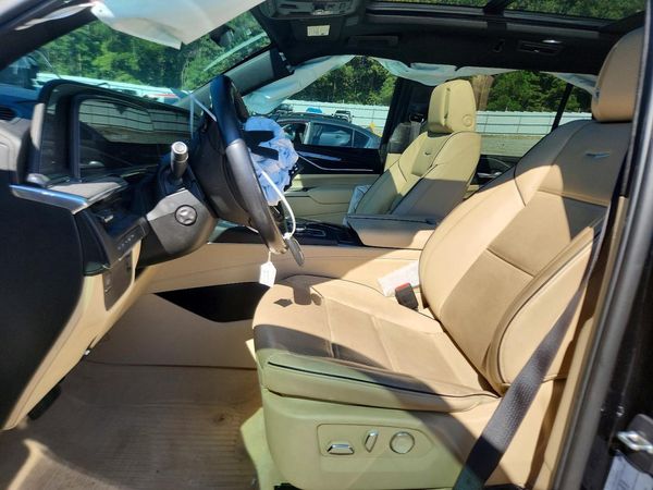 2023 CADILLAC ESCALADE — DENT