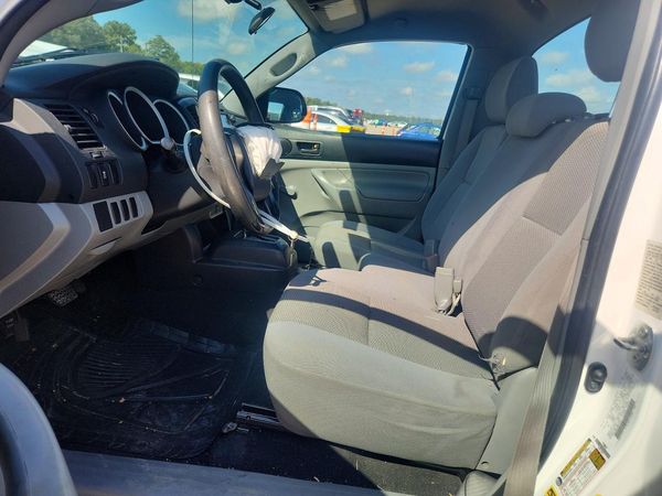 2013 TOYOTA TACOMA Delux