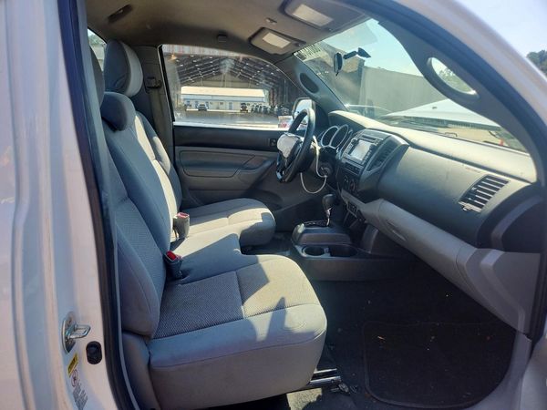 2013 TOYOTA TACOMA Delux