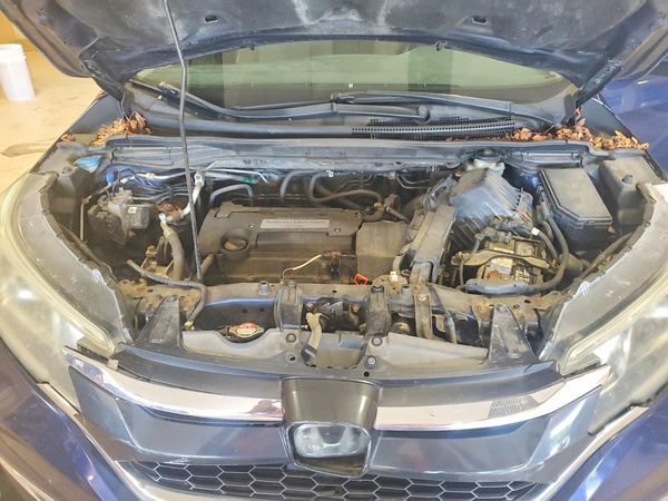 2015 HONDA CRV Touring — Engine bay