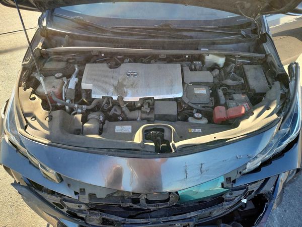 2018 TOYOTA PRIUS Plus/Premium/Advanced — Engine bay