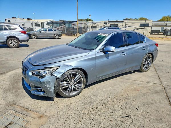 2015 INFINITI Q50