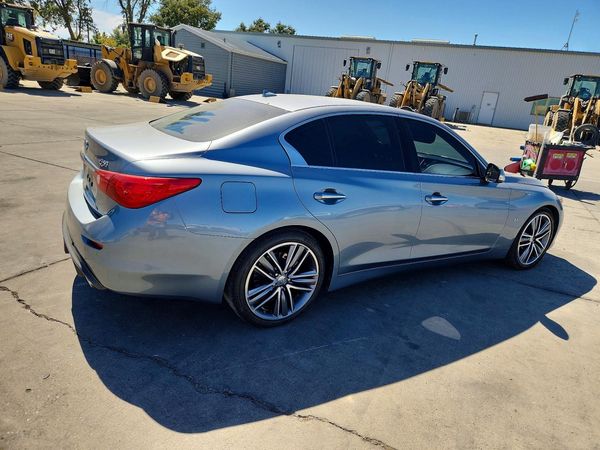 2015 INFINITI Q50