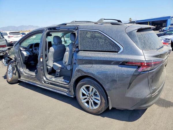 2025 TOYOTA SIENNA