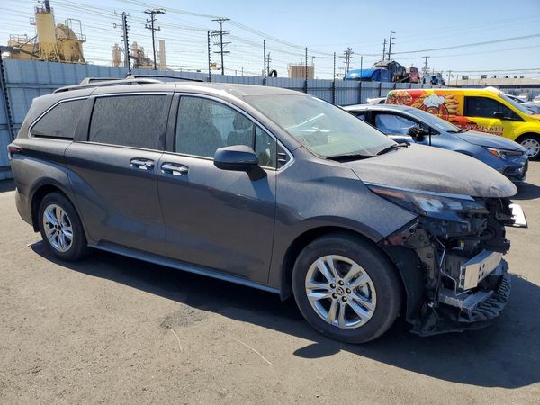2025 TOYOTA SIENNA