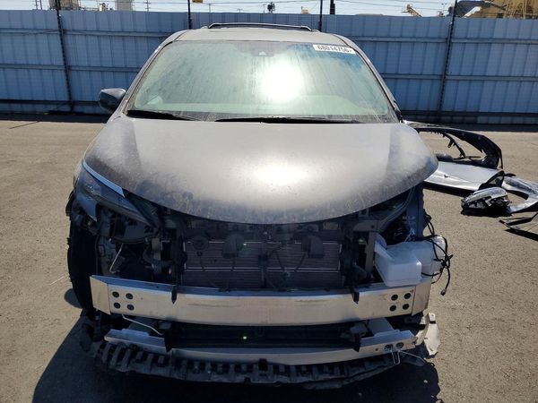 2025 TOYOTA SIENNA