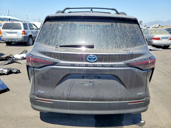 2025 TOYOTA SIENNA