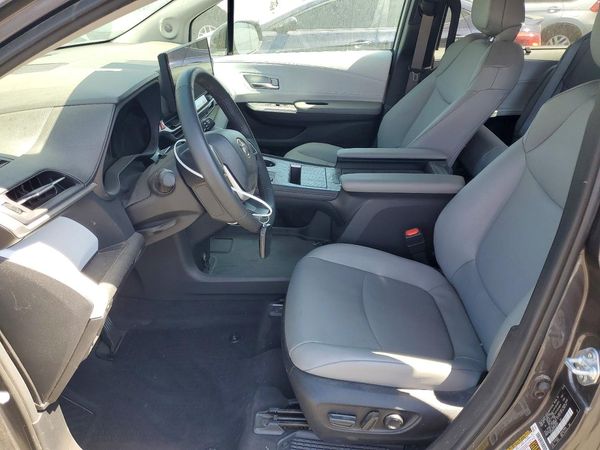 2025 TOYOTA SIENNA
