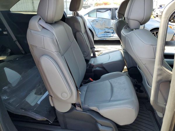 2025 TOYOTA SIENNA