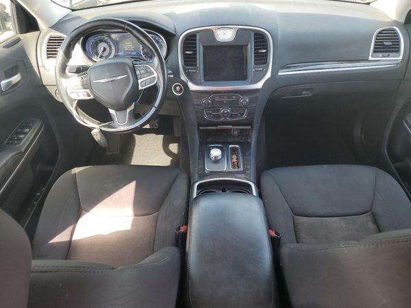 2019 CHRYSLER 300