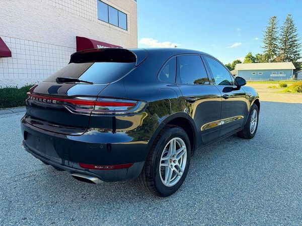 2021 PORSCHE MACAN