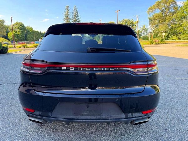 2021 PORSCHE MACAN