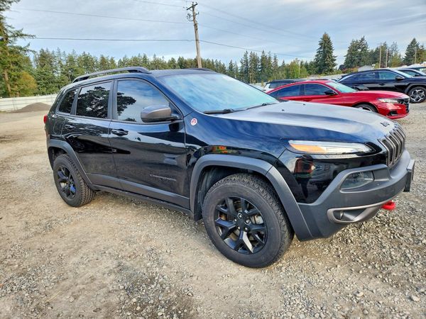 2018 JEEP CHEROKEE Trailhawk — Passenger 3/4