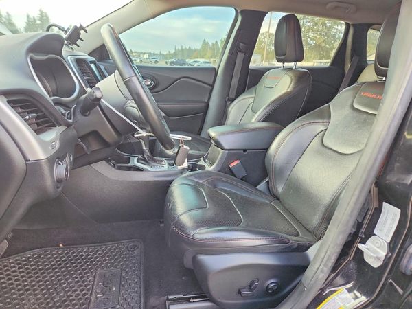 2018 JEEP CHEROKEE Trailhawk — DENT