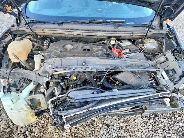 2018 FORD EDGE Titanium — Engine bay