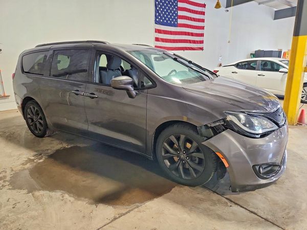 2019 CHRYSLER PACIFICA Touring Plus