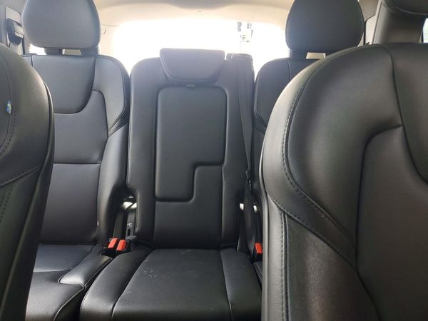 2021 VOLVO XC90