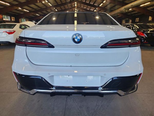 2023 BMW I7
