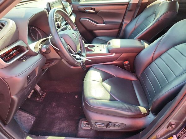 2020 TOYOTA HIGHLANDER XLE
