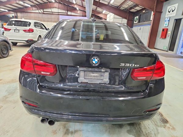 2018 BMW 330E