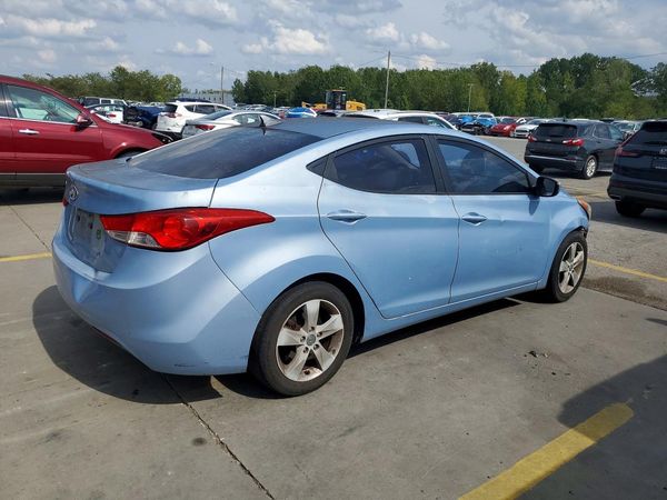 2013 HYUNDAI ELANTRA