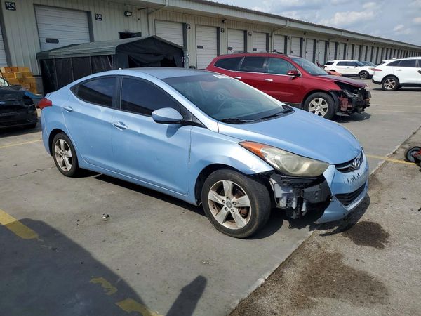 2013 HYUNDAI ELANTRA