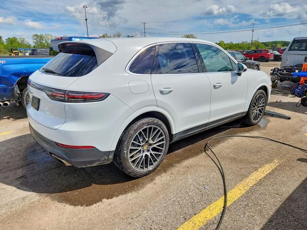2020 PORSCHE CAYENNE