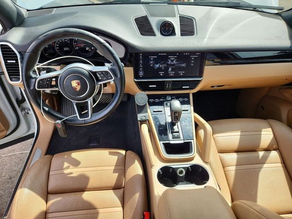 2020 PORSCHE CAYENNE