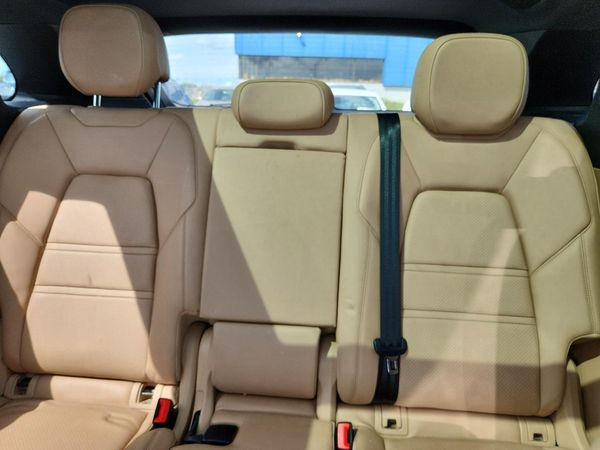 2020 PORSCHE CAYENNE