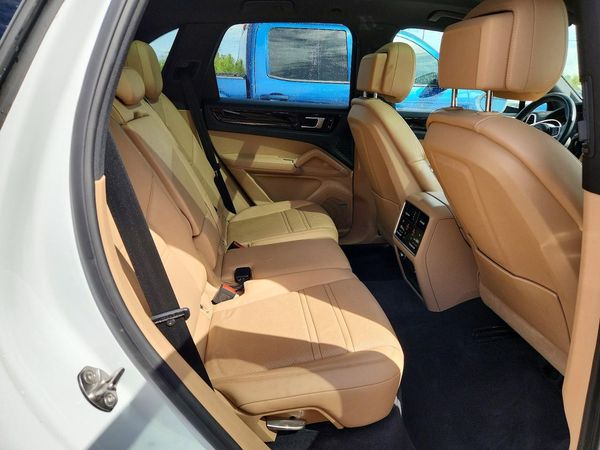 2020 PORSCHE CAYENNE